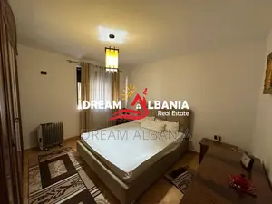 Jepet Apartament 2+1 me qera tek Pazari i Ri, prane Lincoln (ID 422961