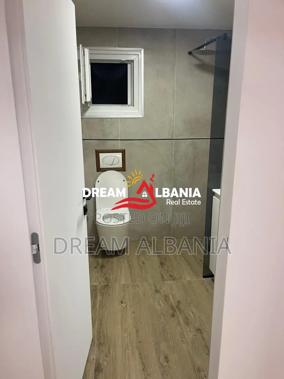 Jepet Apartament/Ambient Biznesi ne zonen e Brrylit prane Maternitetit
