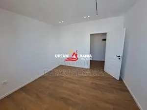 Apartament 1+1 ne Shitje prane Kryqezimit 21 Dhjetorit (ID 51110005)