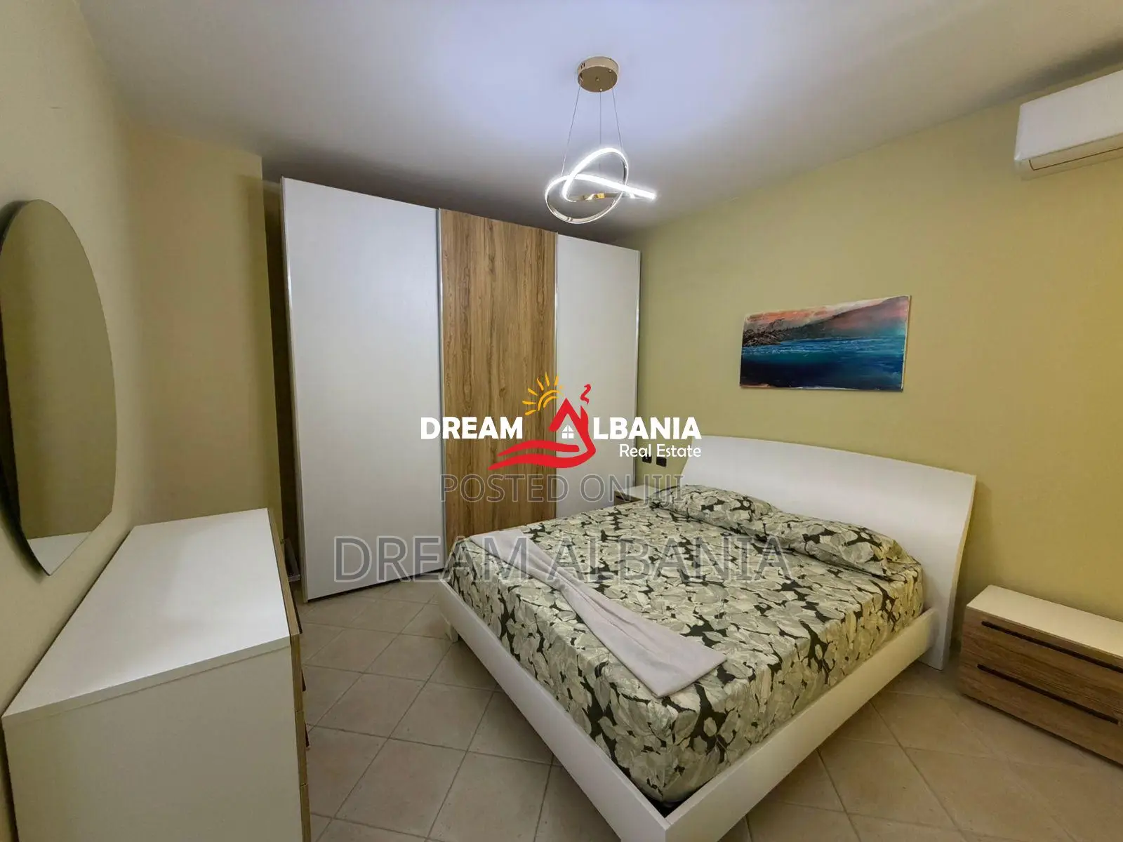 Jepet me qera apartament 2+1+2 me Post parkimi tek 9 -kateshet, Tirane