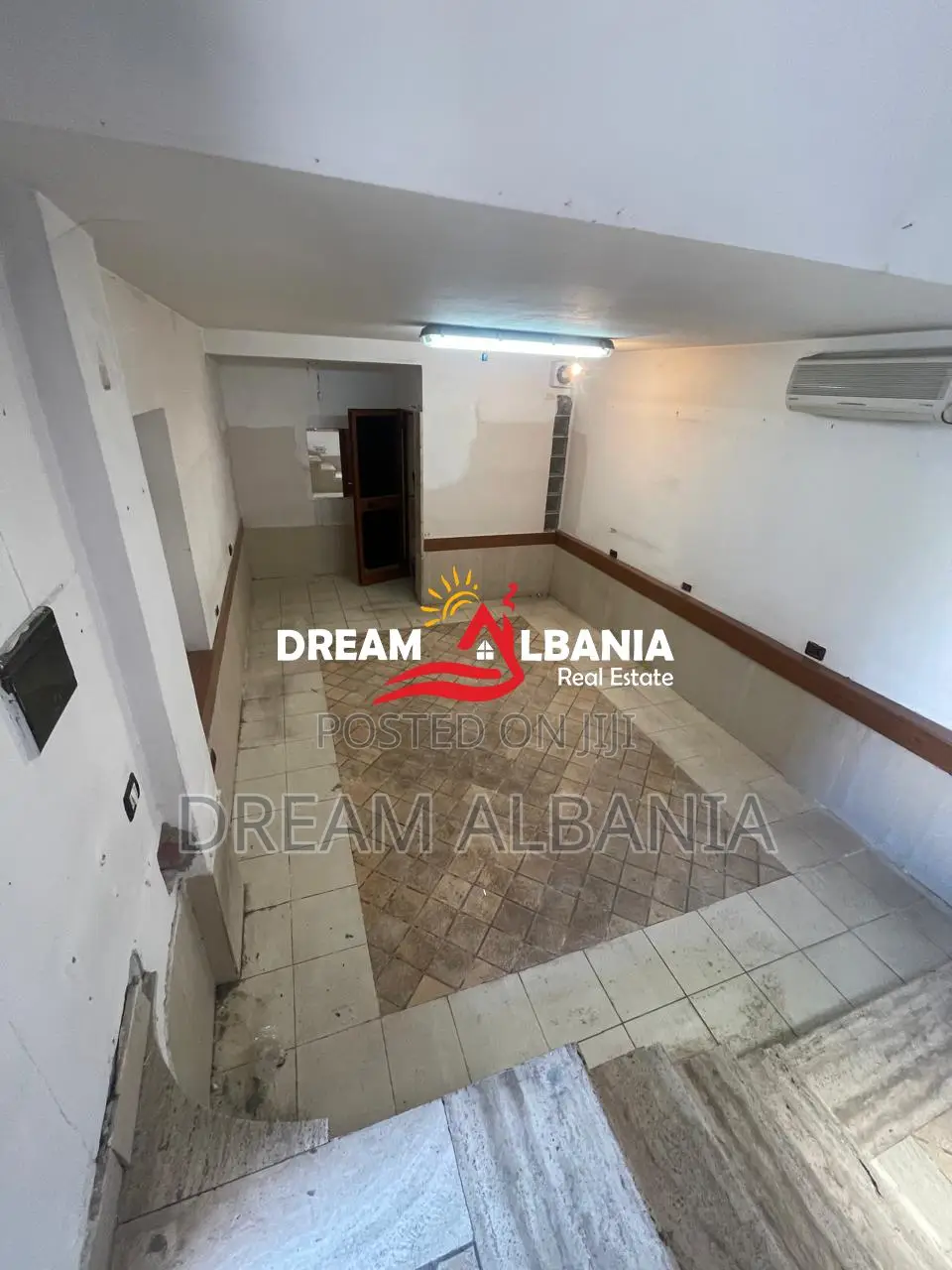Shitet Dyqan Duplex ne Qender , Tirane ( ID 4171623 ) f