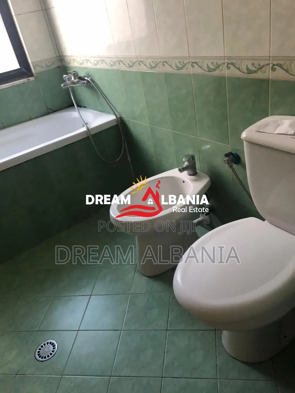 Jepet apartament 2+1+2 me qera ne zonen e Misto Mame prane Pallateve C
