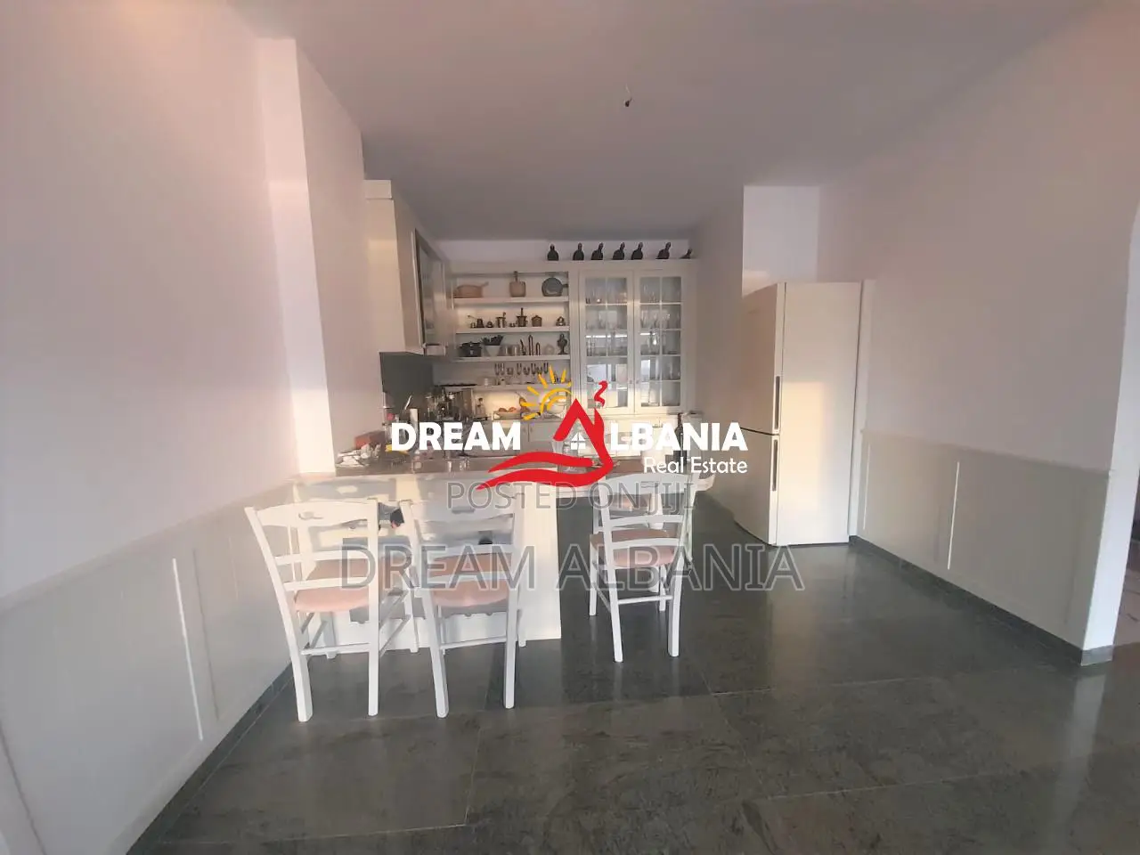 Apartament 2+1 me Kuzhine ne Vete ne Shitje ne Fresk, ne Rrugen Shefqe