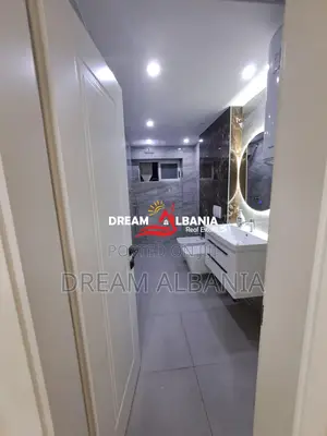 Jepet me qera apartament 2+1 per zyra, ne qender afer 9 Katesheve , Ti