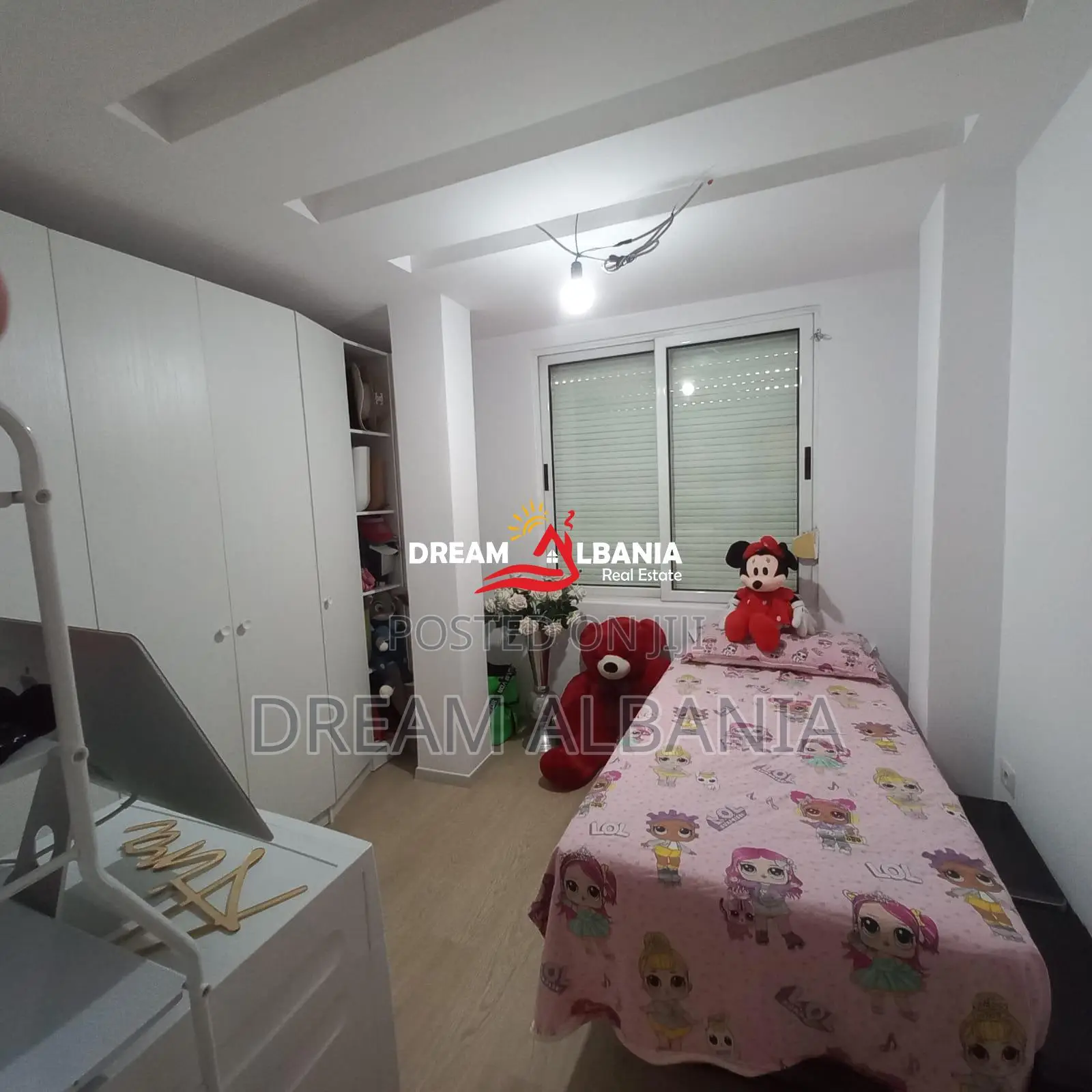 Shitet apartament 2+1 ne zonen e Xhamllikut prane Shkolles Niket Darda