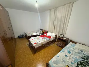 Jepet me qera apartament 2+1+2 Poste Parkimi, ne Porcelan, prane Europ