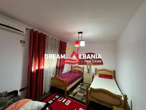 Jepet Apartament 2+1 me qera tek Pazari i Ri, prane Lincoln (ID 422961