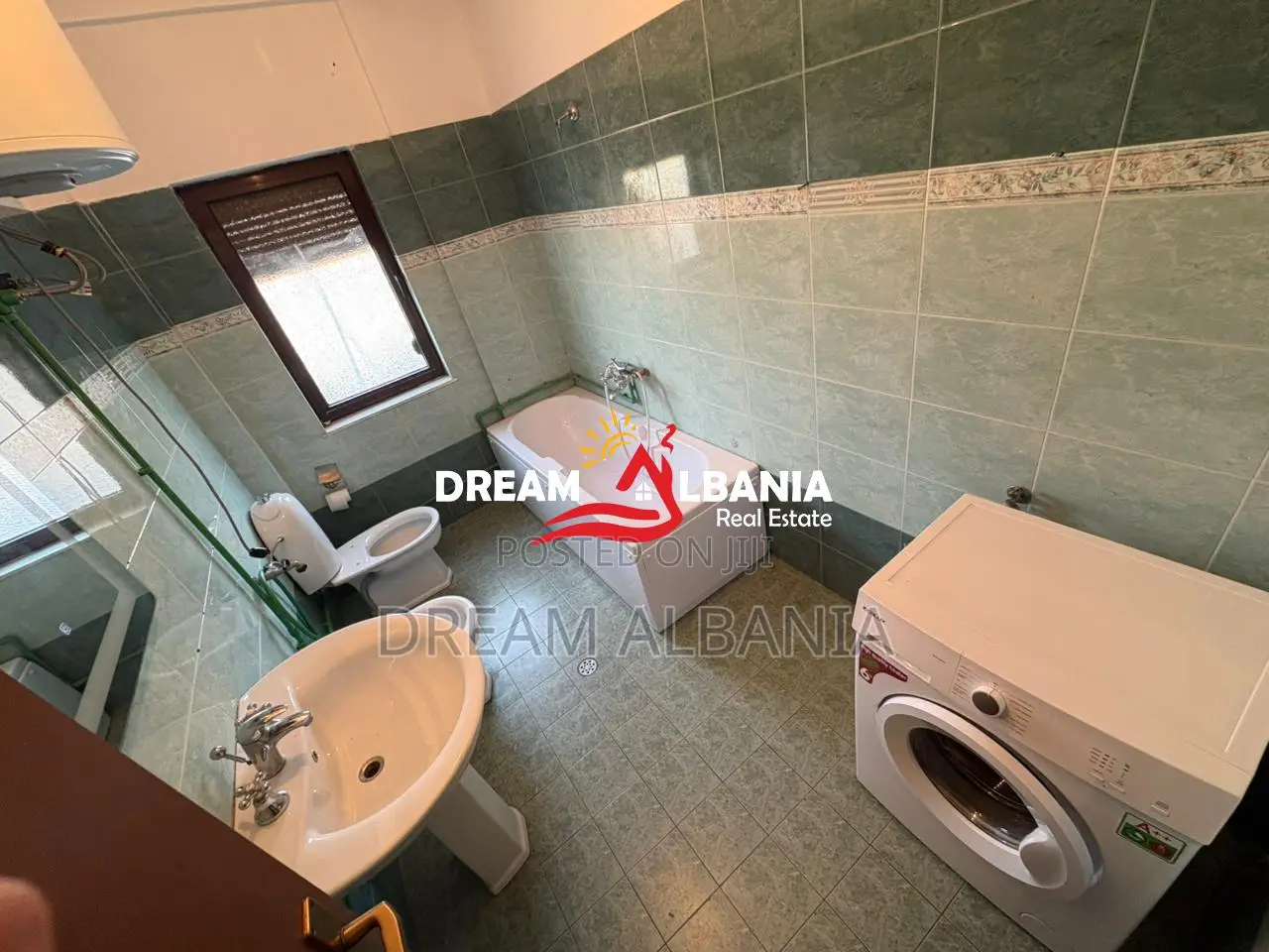 Shitet Apartament 2+1 prane Venue në Xhamllik, Tiranë (ID 41212272)