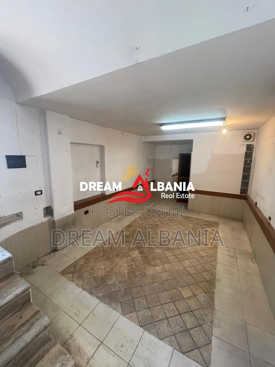 Shitet Dyqan Duplex ne Qender , Tirane ( ID 4171623 ) f