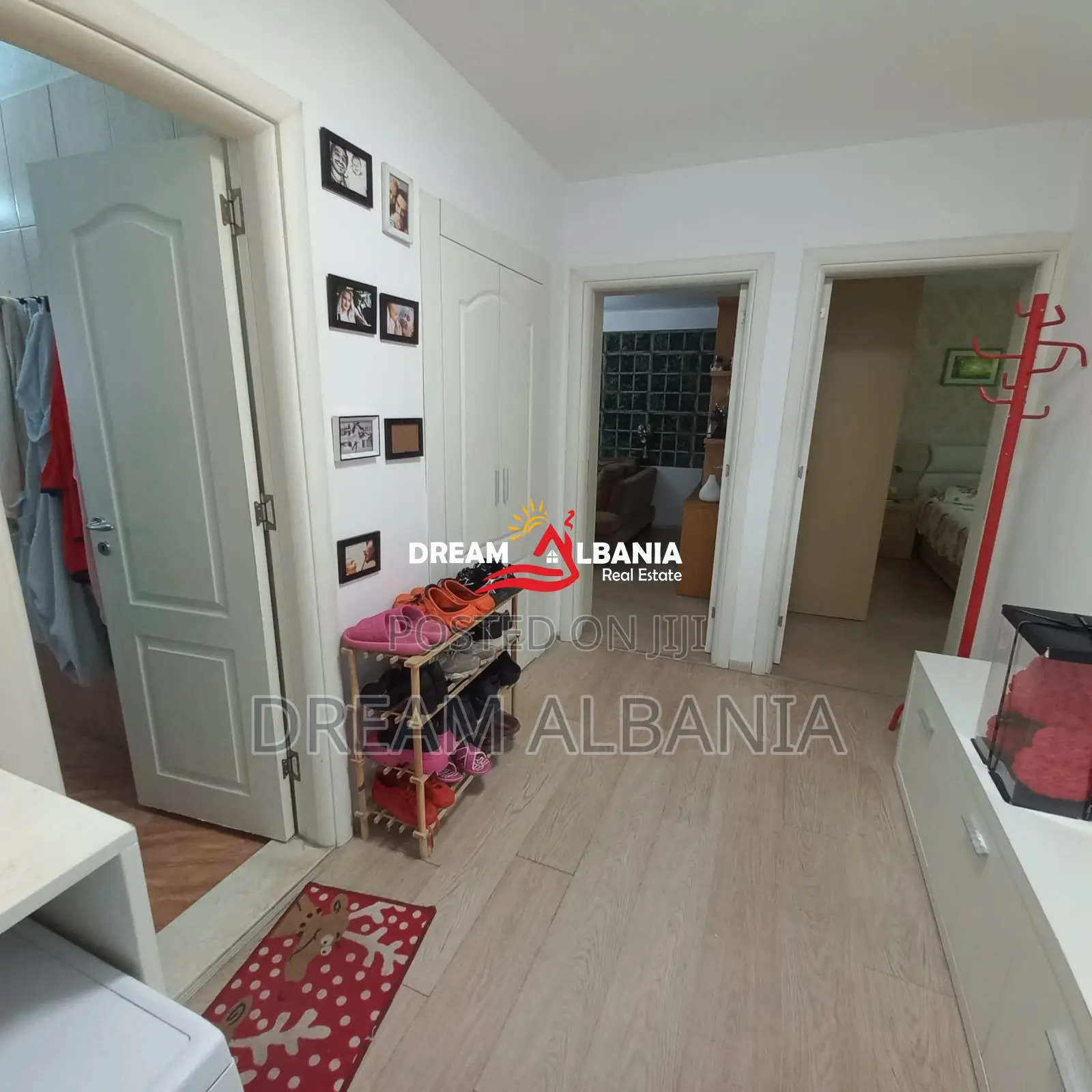 Shitet apartament 2+1 ne zonen e Xhamllikut prane Shkolles Niket Darda