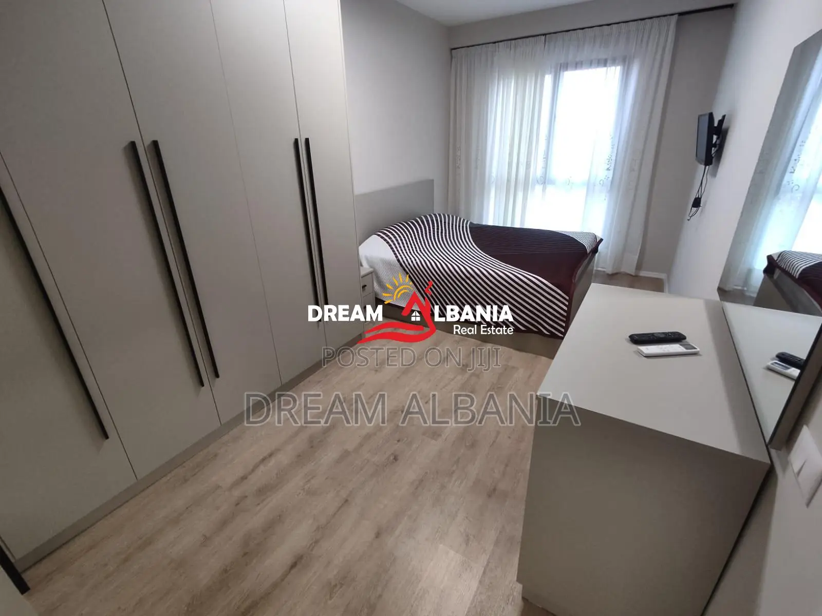 Jepet apartament 2+1+2 me qera ne Pazar te Ri , Tirane ( ID 42215479 )