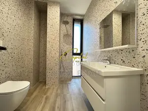 AMBIENT BIZNESI ME QIRA 75 M2 SHKOLLA E KUQE 650 EURO