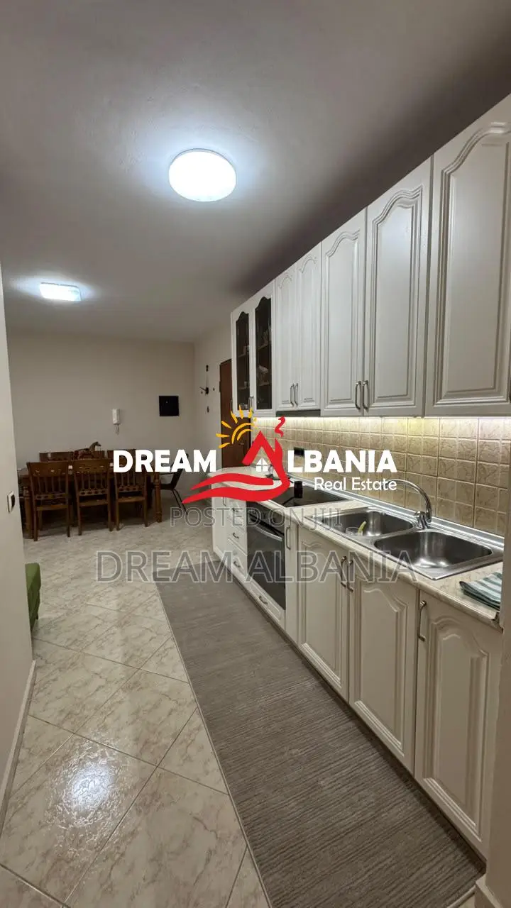 Apartament me qera 2+1, ne Rrugen Frederik Shiroka, prane 21 dhjetorit