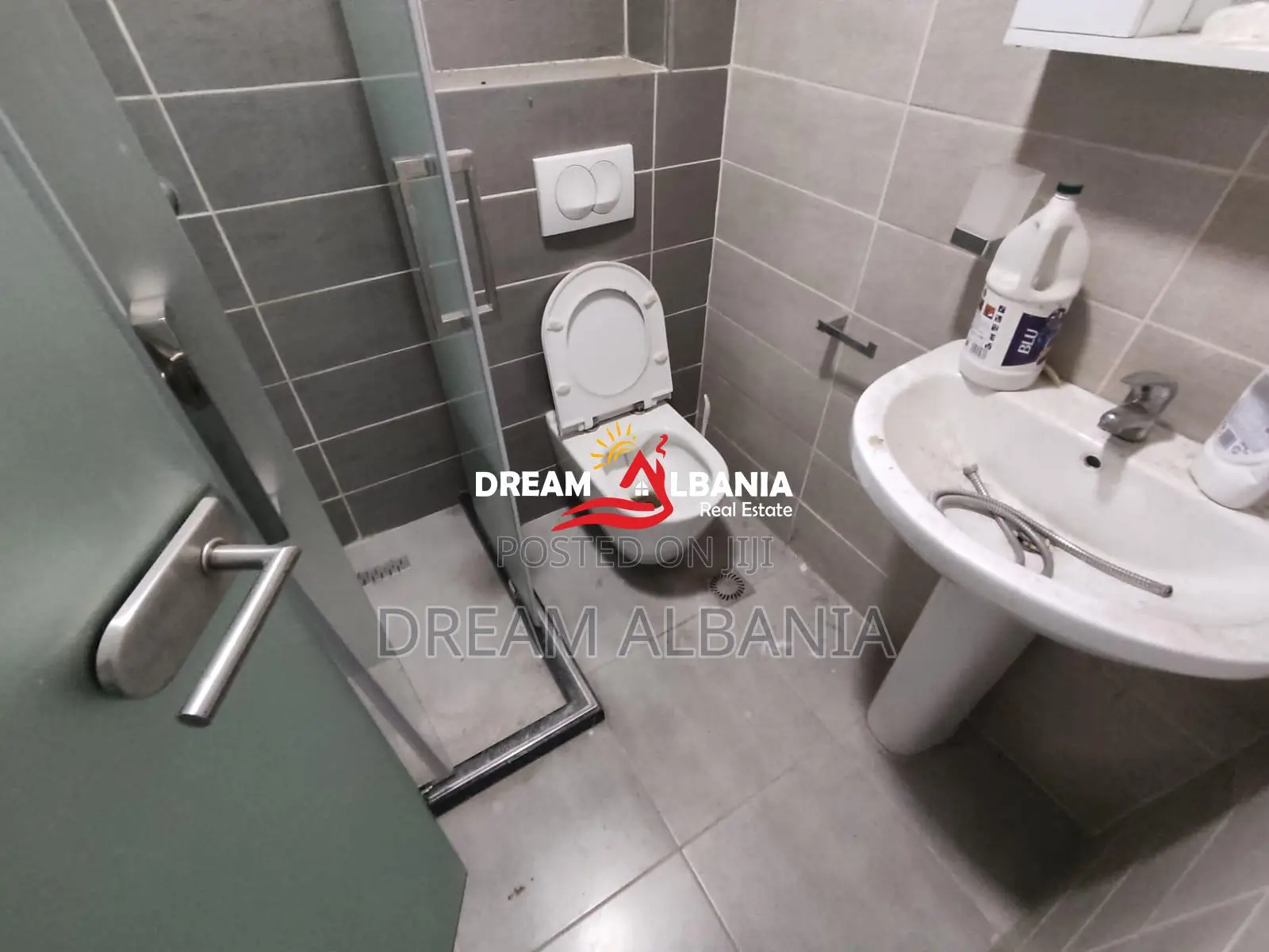 Jepen Apartamente/Zyra me qera ne Rrugen 5 Maji prane Concord (ID 4261