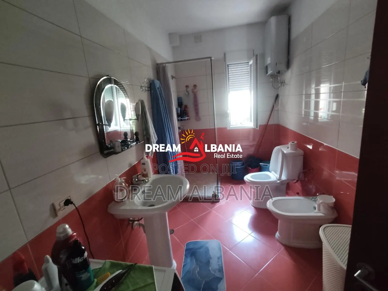 Shitet kat vile ne zonen e Ali Demit prane Rruges Myslym Lela (ID 4151