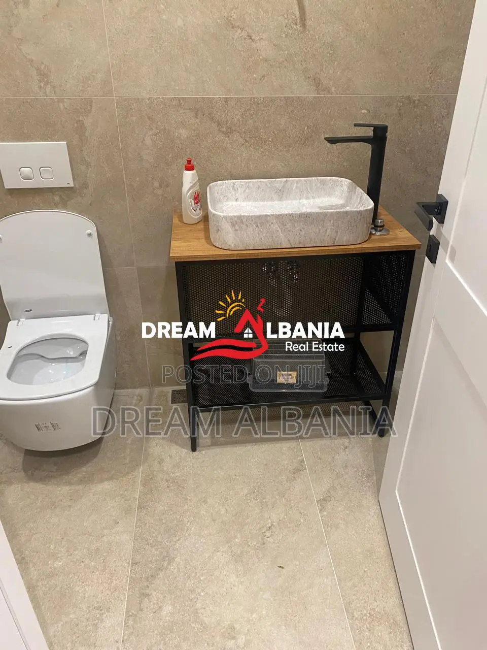 Ambient Biznesi në Astir prane pastiçeri “Nela 5” ( ID 42611419 )