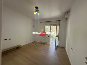 Ambient zyre bosh me qera ne rrugen Lidhja e Prizrenit te Garda, Tiran