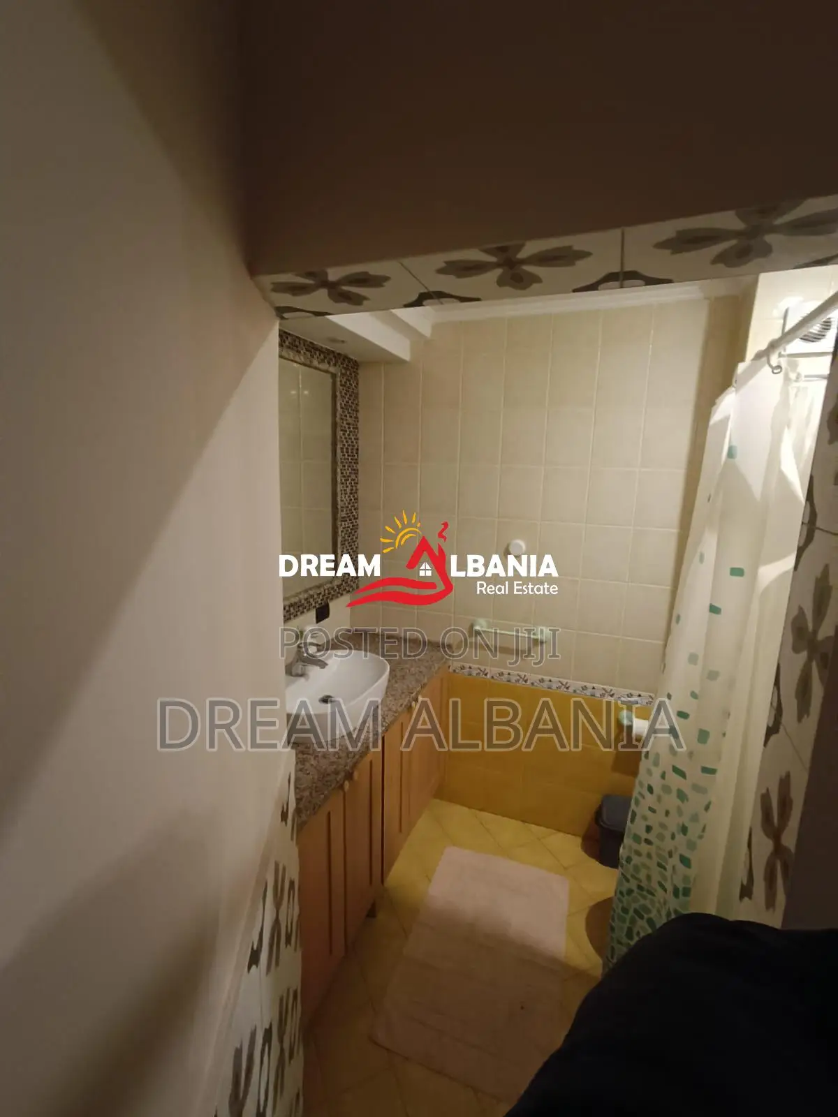 Apartment 2+1 Ne Shitje ne Qender afer 9 katsheve (Aktualisht 1+1 + Ga