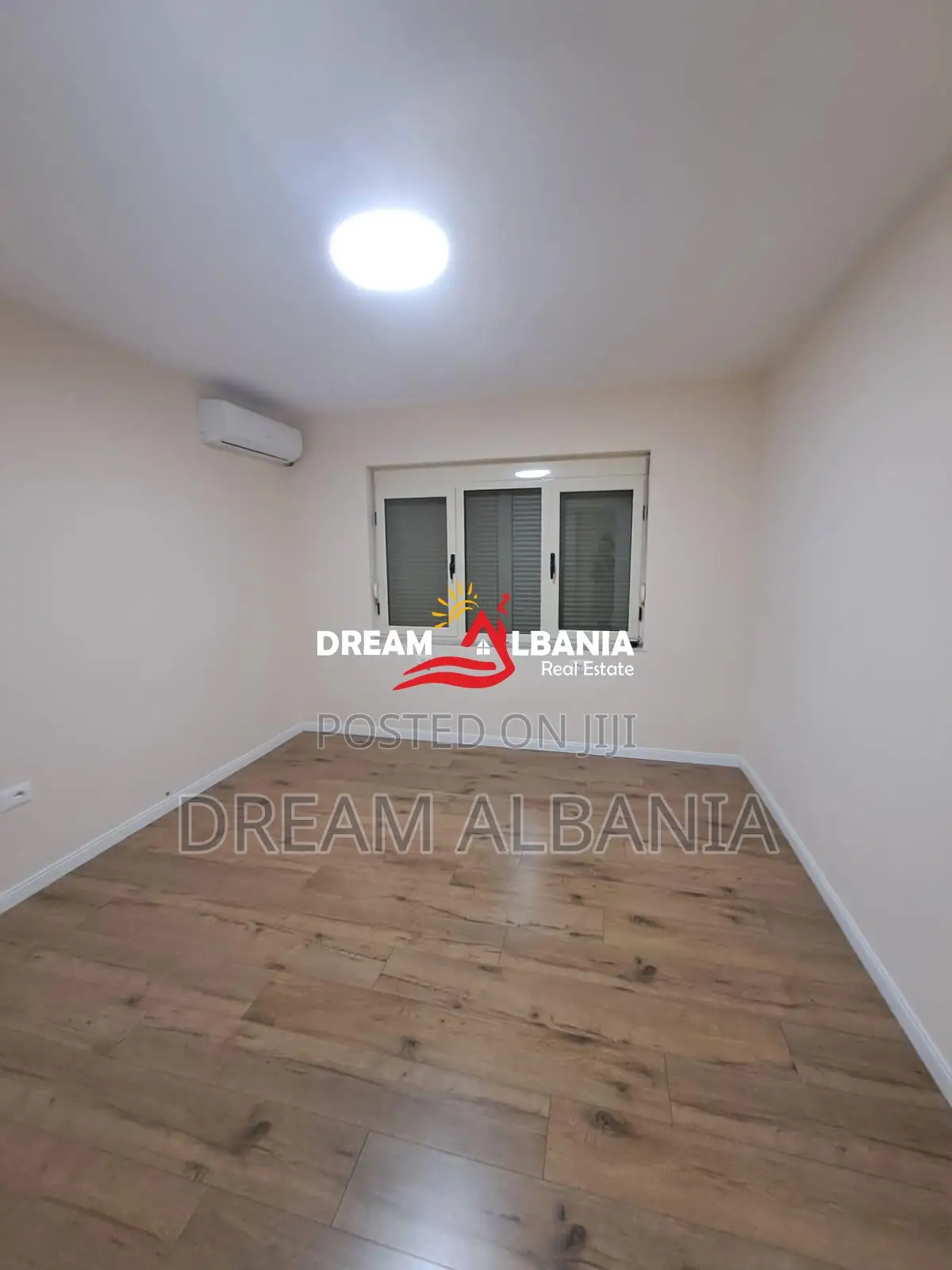 Jepet me qera apartament 2+1 per zyra, ne qender afer 9 Katesheve , Ti