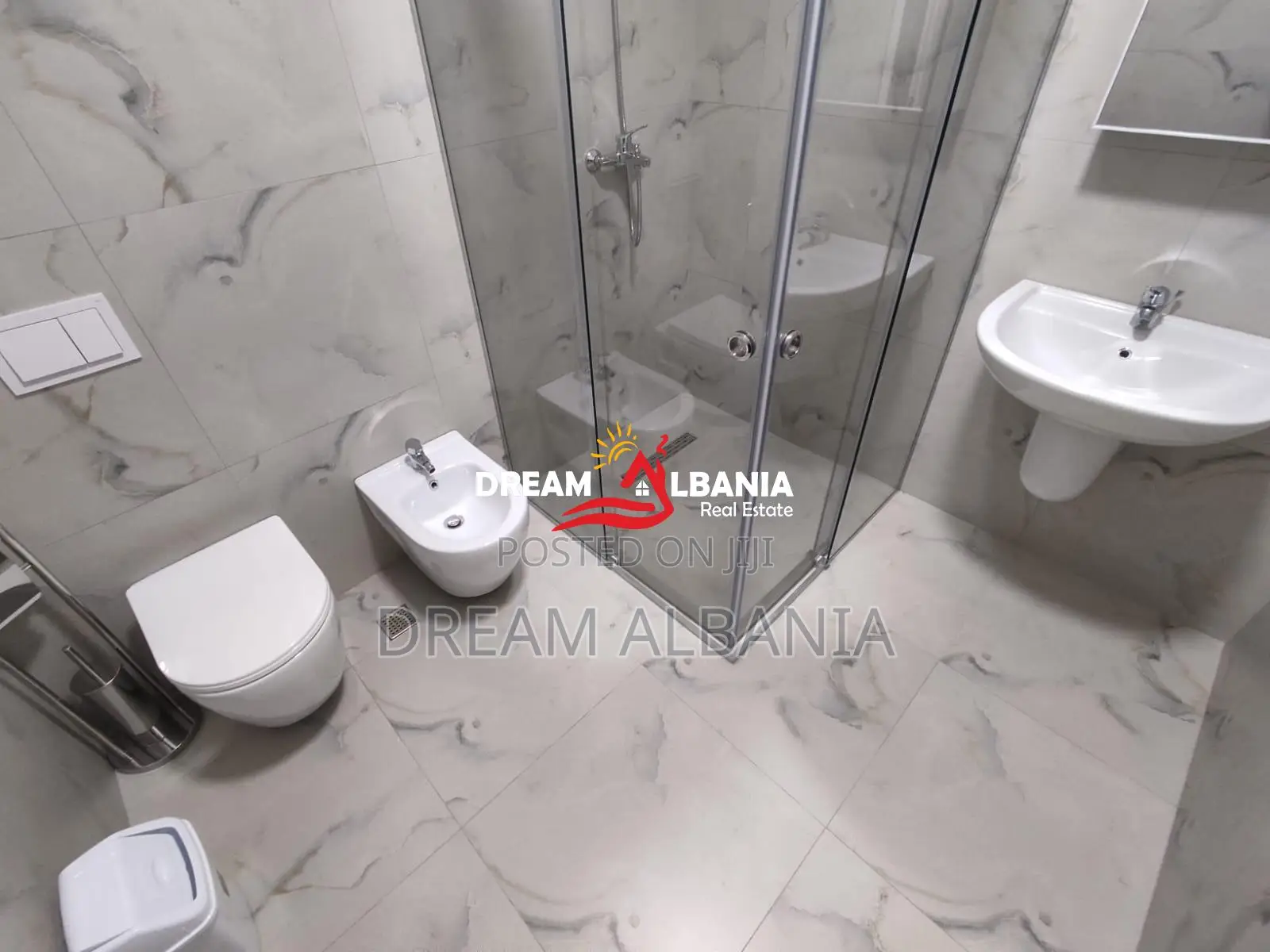 Jepet apartament 2+1+2 me qera ne Pazar te Ri , Tirane ( ID 42215479 )