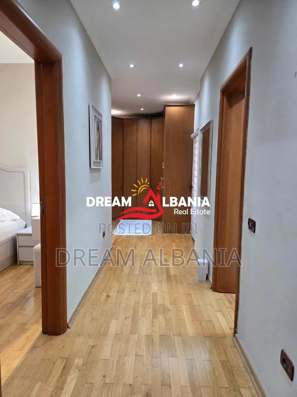 Jepet kat vile me qera ne Rrugen e Elbasanit , Tirane ( ID 4251434 ) .