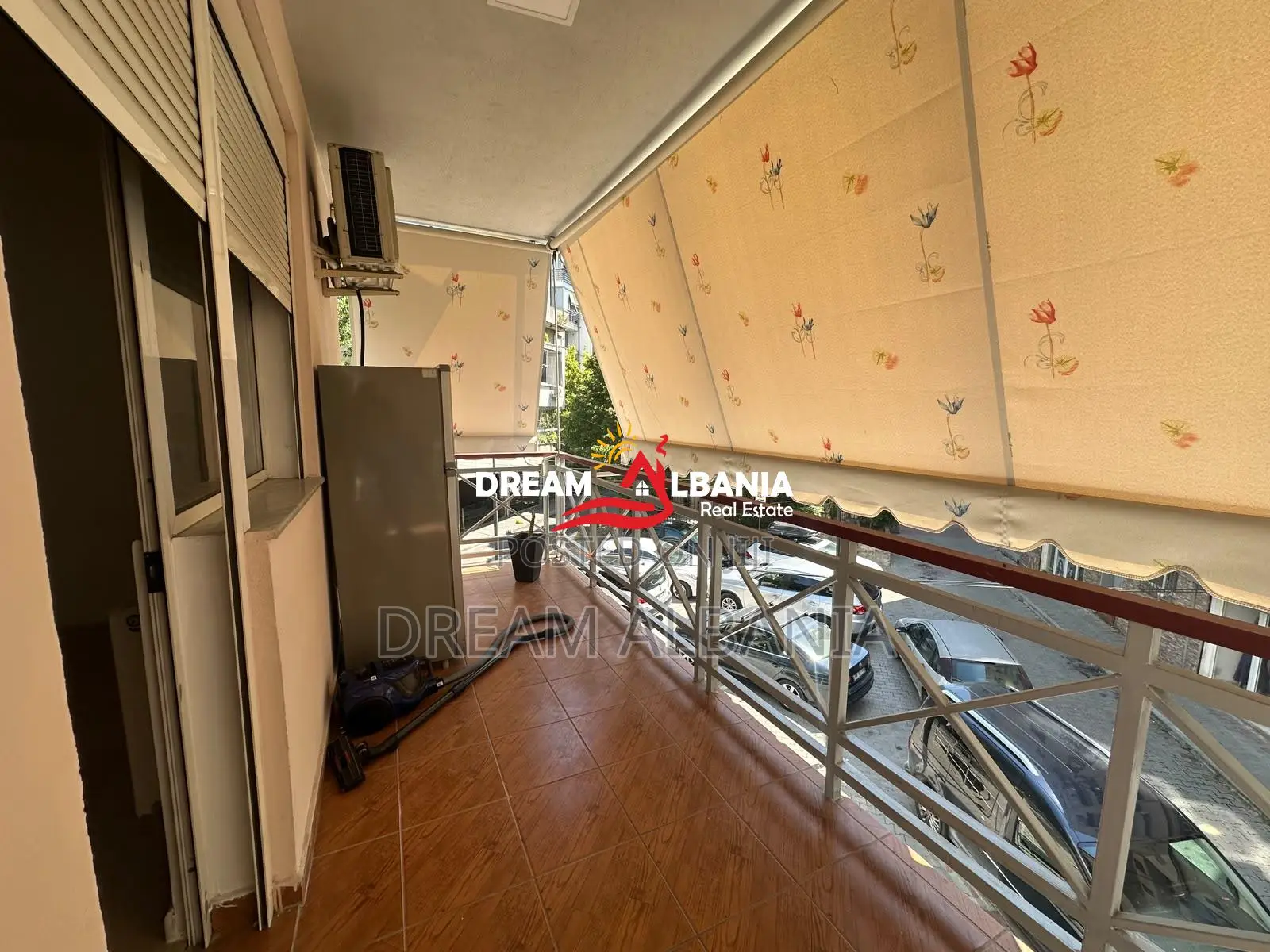 Ambient zyre bosh me qera ne rrugen Lidhja e Prizrenit te Garda, Tiran