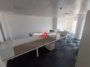 Jepet me qera Ambient Biznesi prane rrethrrotullimit te zogut zi (ID 4