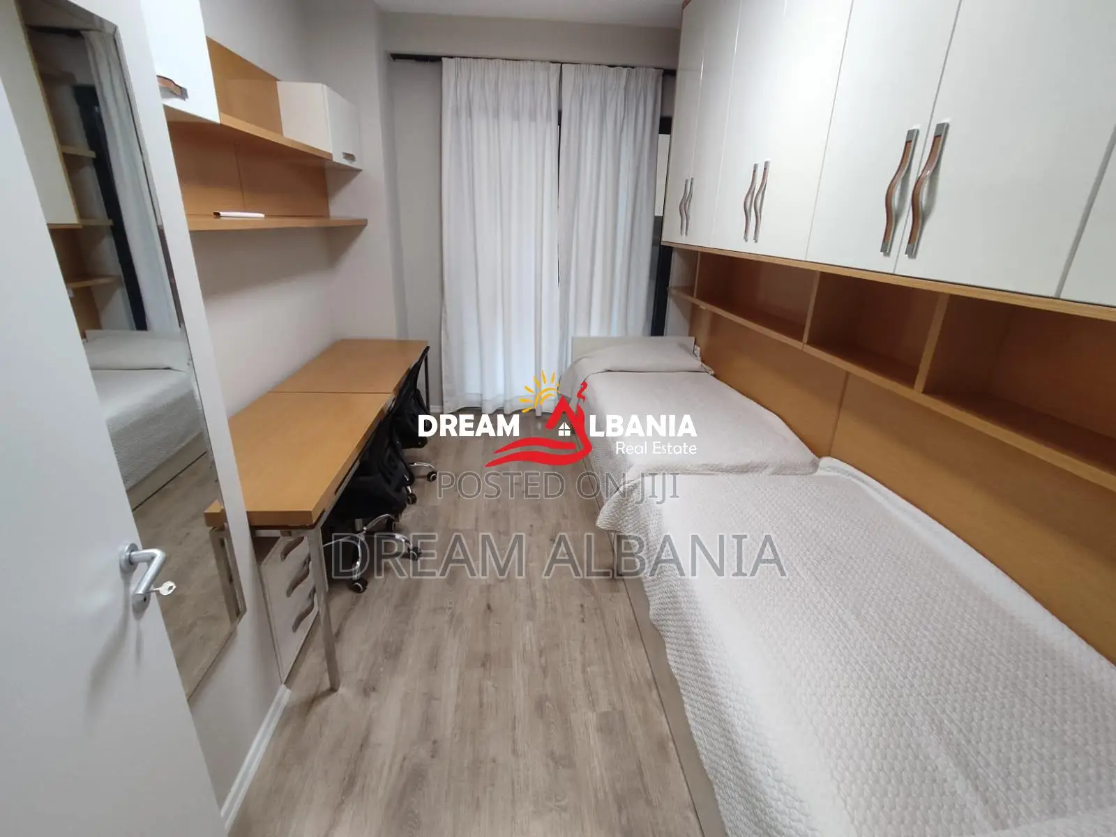 Jepet apartament 2+1+2 me qera ne Pazar te Ri , Tirane ( ID 42215479 )