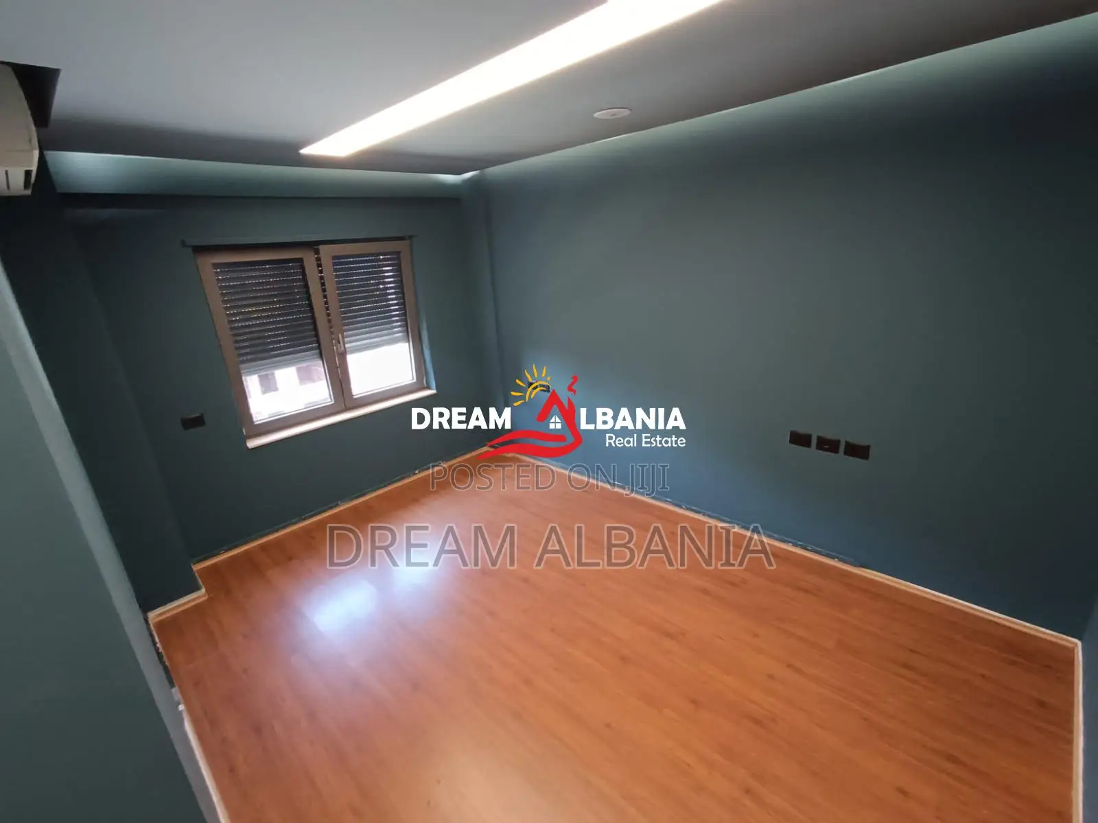 Apartament me Qera 3+1+2 Tualete (Ambient ZYRE) tek Zogu i zi ne Tiran