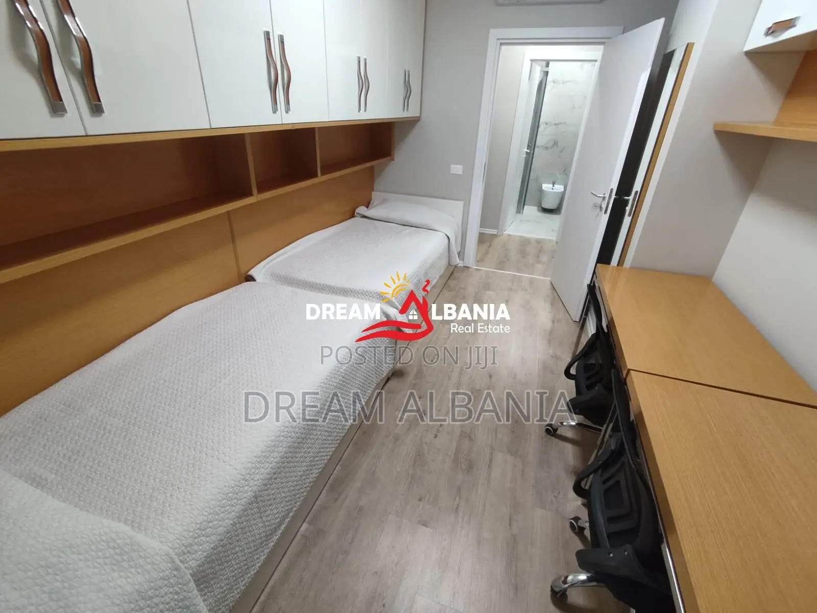 Jepet apartament 2+1+2 me qera ne Pazar te Ri , Tirane ( ID 42215479 )