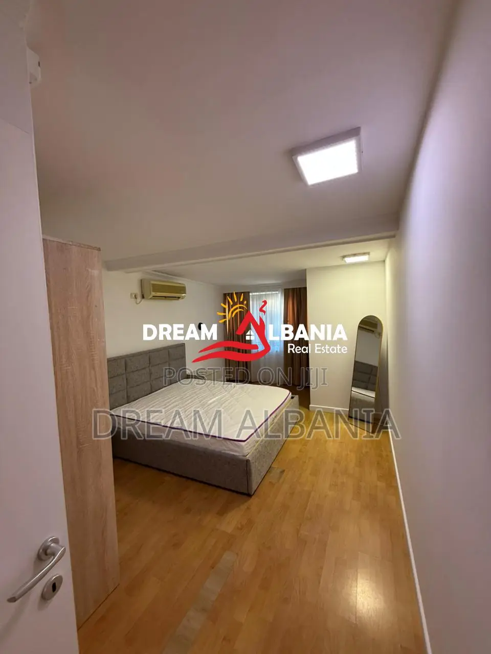 Jepet me qera apartament 2+1 ne zonen e Bllokut, Tirane (ID 42215594)
