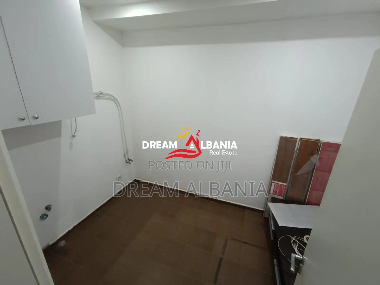 Apartament me Qera 3+1+2 Tualete (Ambient ZYRE) tek Zogu i zi ne Tiran
