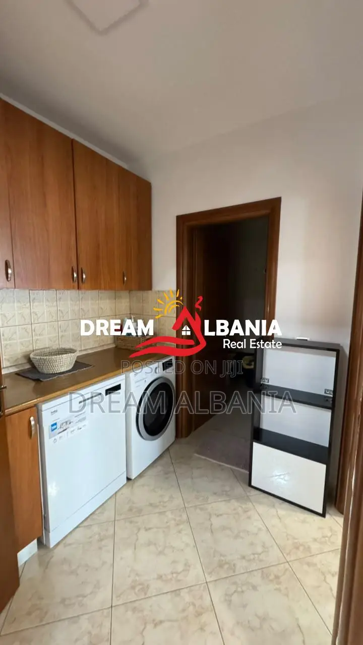 Apartament me qera 2+1, ne Rrugen Frederik Shiroka, prane 21 dhjetorit