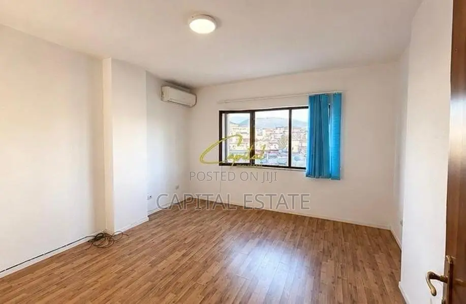 AMBIENT BIZNESI ME QIRA 75 M2 RUGA E KOSOVAREVE 60.000 LEKE