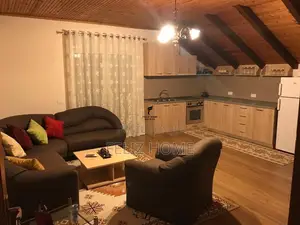 APARTAMENT ME QERA 3+1 XHAMLLIK 60.000 LEKE