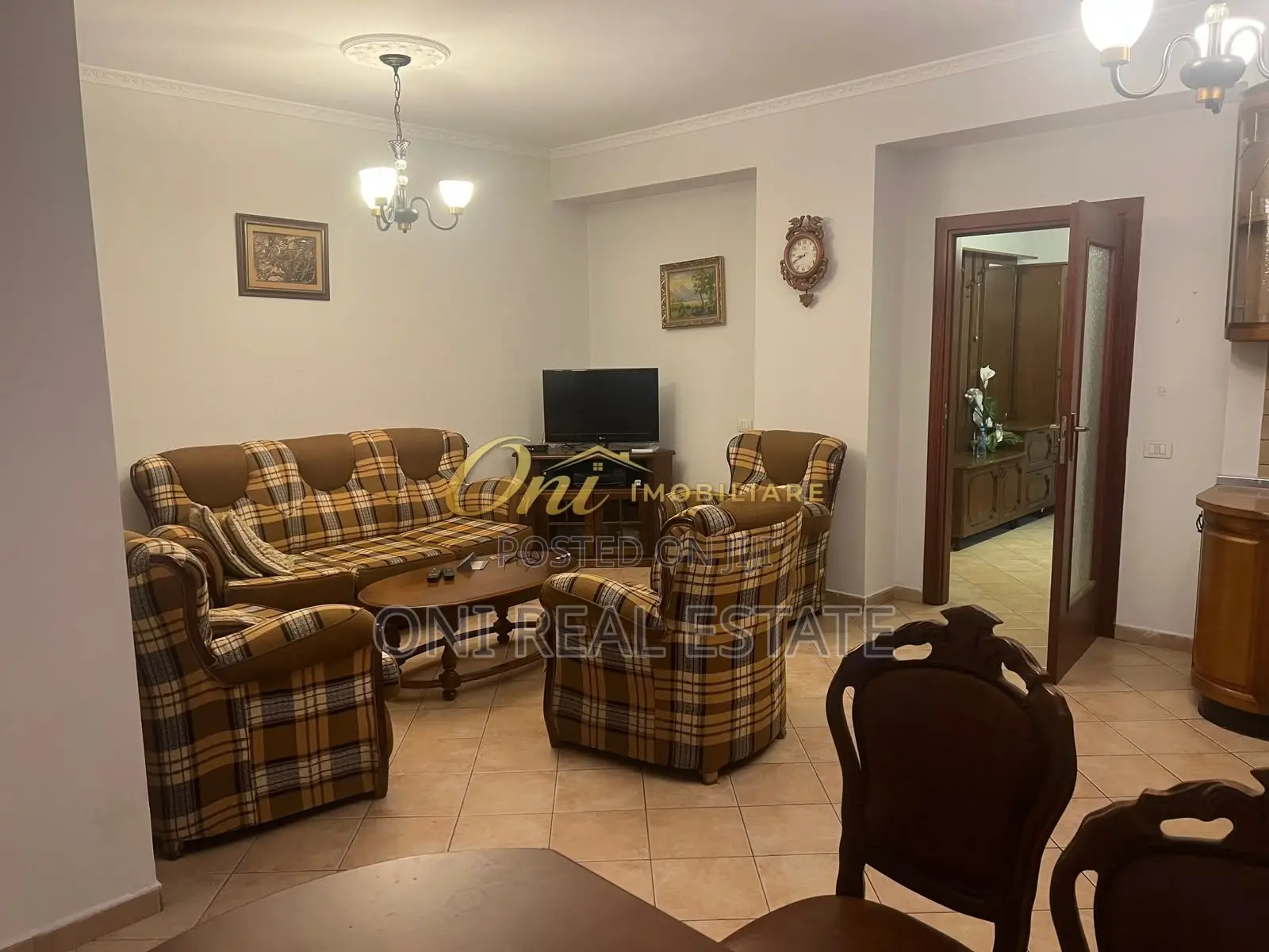 Apartment to rent Komuna e Parisit - Kristal Center (Tirana - city)