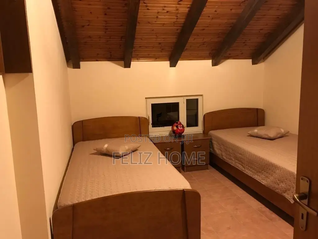 APARTAMENT ME QERA 3+1 XHAMLLIK 60.000 LEKE