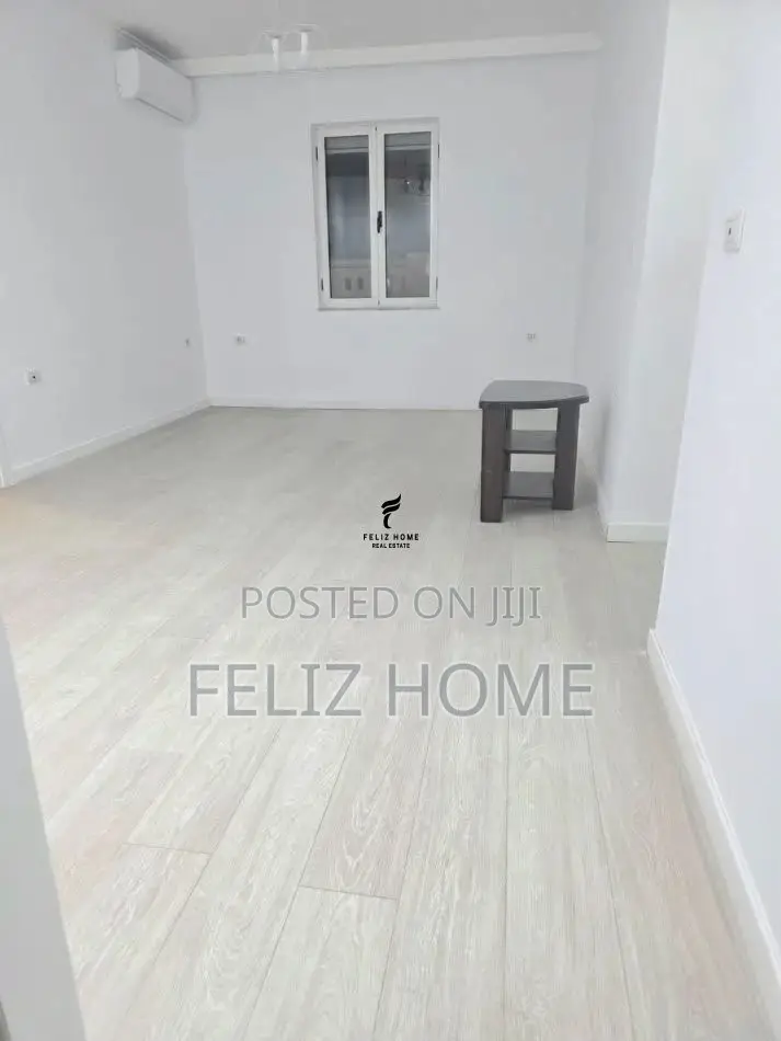 ZYRE ME QERA 110 M2 RRUGA E KAVAJES 85.000 LEKE