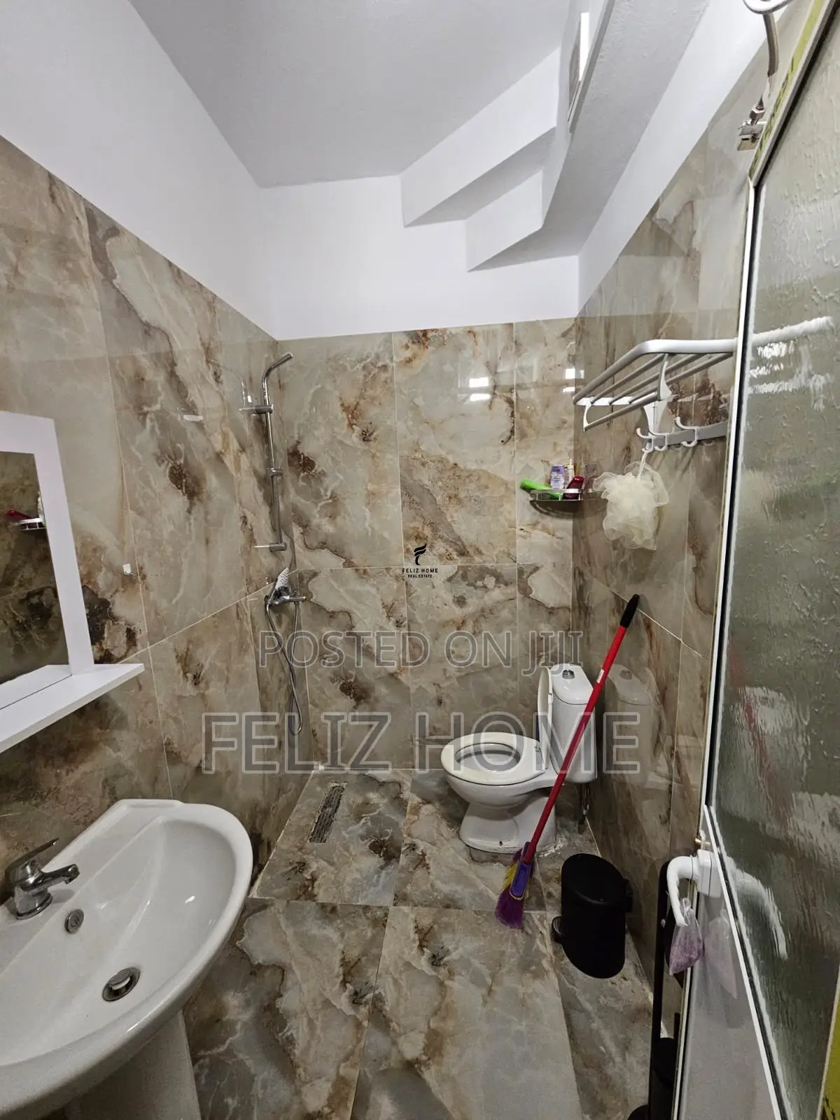 APARTAMENT ME QERA 1+1 ALI DEMI 40.000 LEKE
