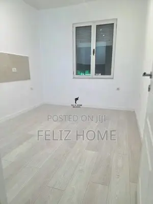 ZYRE ME QERA 110 M2 RRUGA E KAVAJES 85.000 LEKE