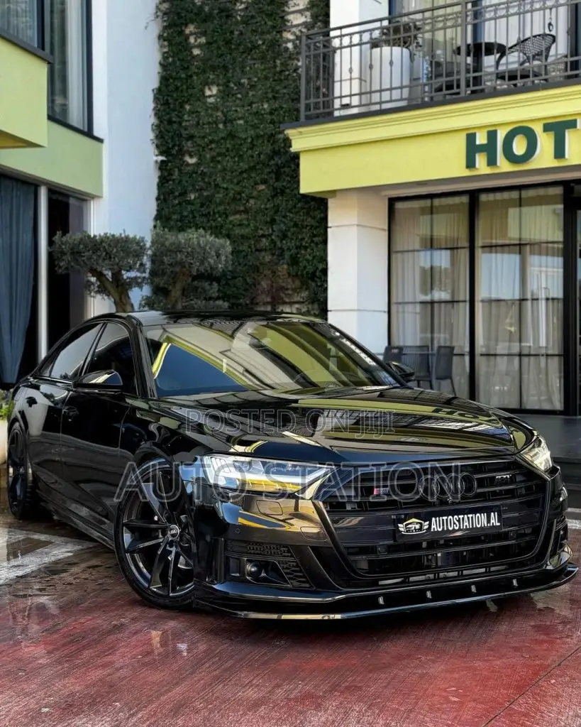 AUDI A8