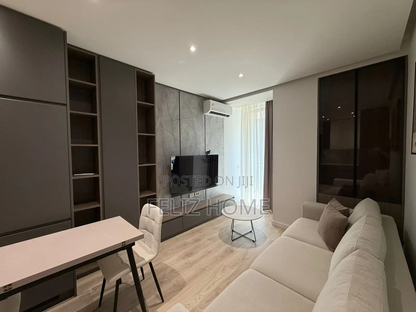 APARTAMENT ME QERA 1+1 MINE PEZA 1.300 EURO