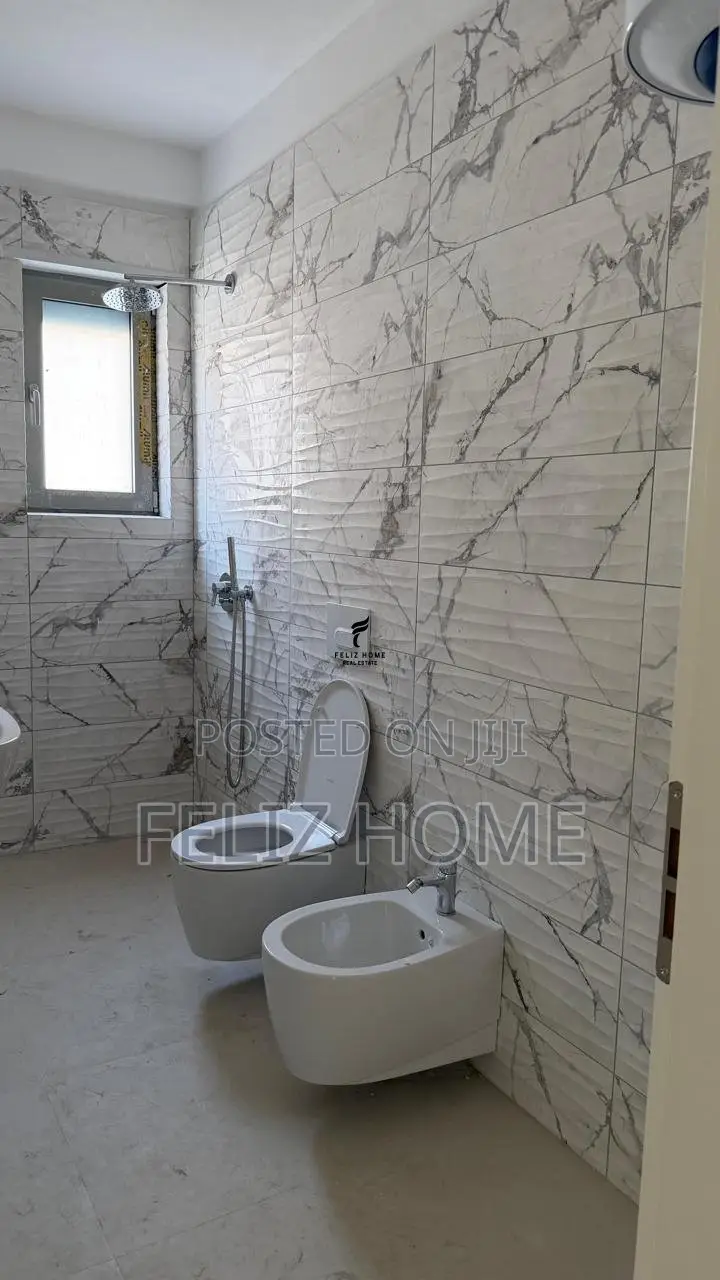 ZYRE ME QERA 70M2 PAZARI I RI 65.000 LEKE