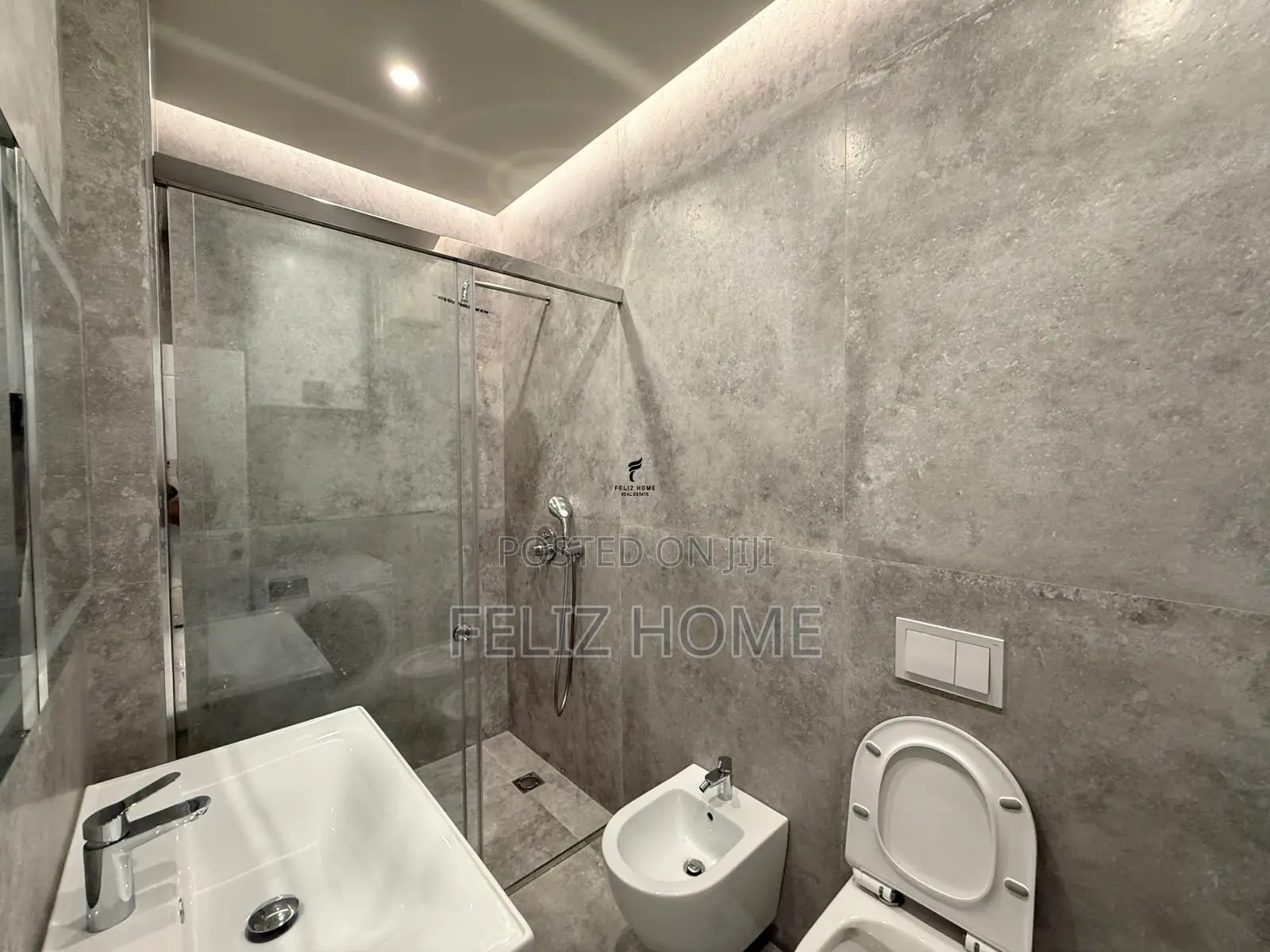 APARTAMENT ME QERA 1+1 MINE PEZA 1.300 EURO