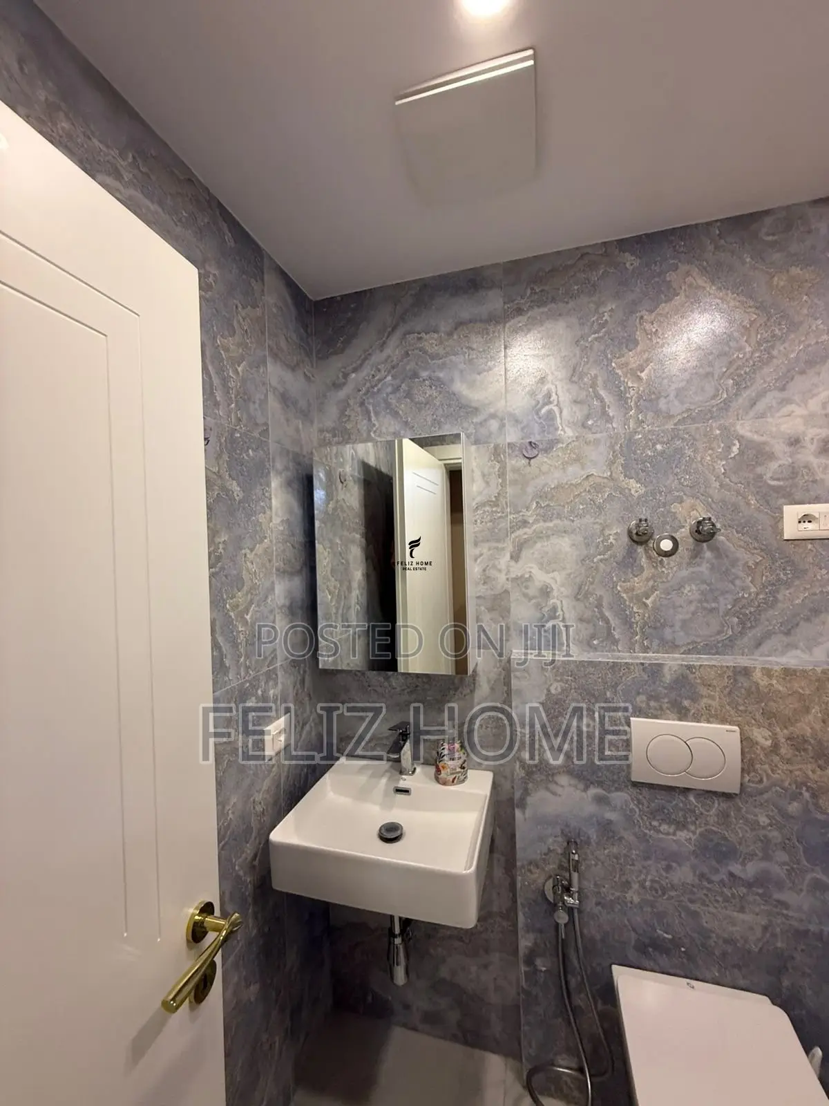 APARTAMENT ME QERA 2+1+2 KOMUNA E PARISIT 100.000 LEKE