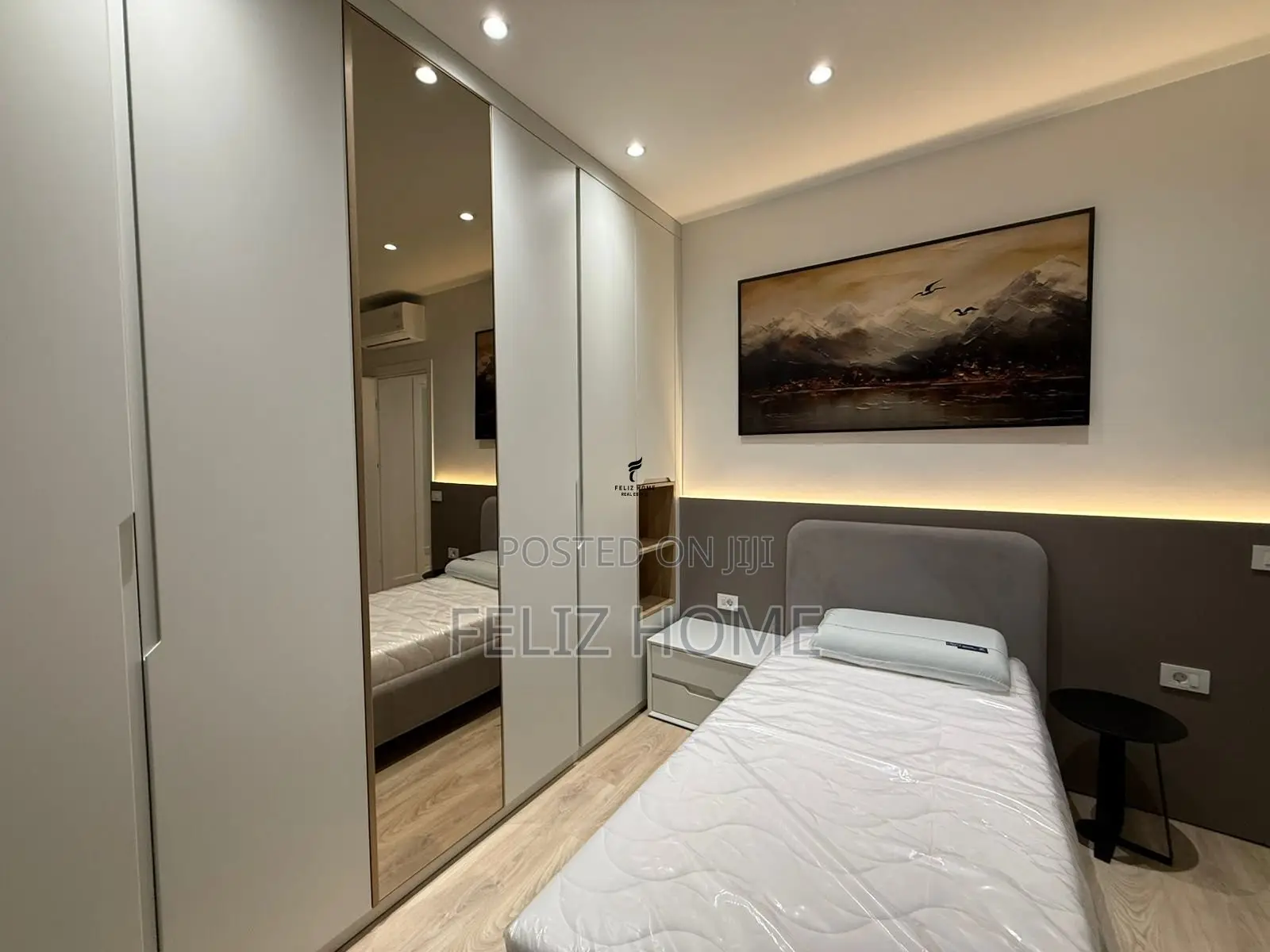 APARTAMENT ME QERA 2+1 MINE PEZA 1.500 EURO
