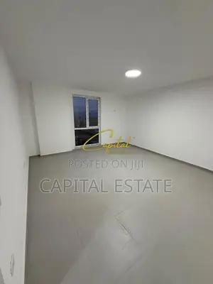 ZYRE ME QIRA 110 M2 RRUGA E DIBRES 40.000 LEKE