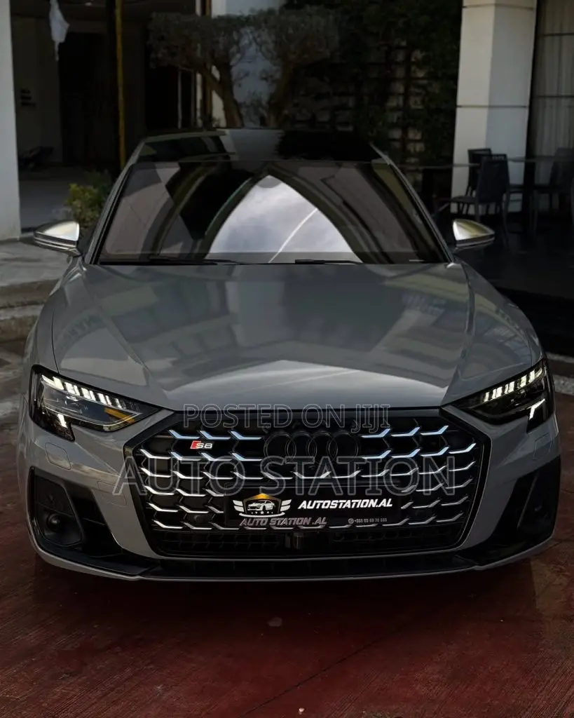 Audi S8
