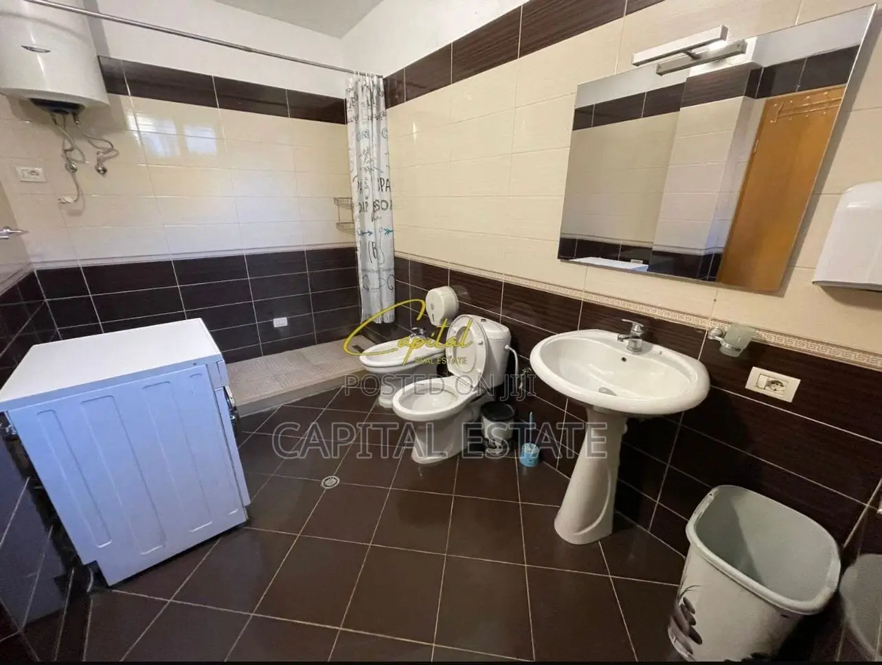 APARTAMENT ME QIRA 2+1+2 PAZARI I RI 650 EURO