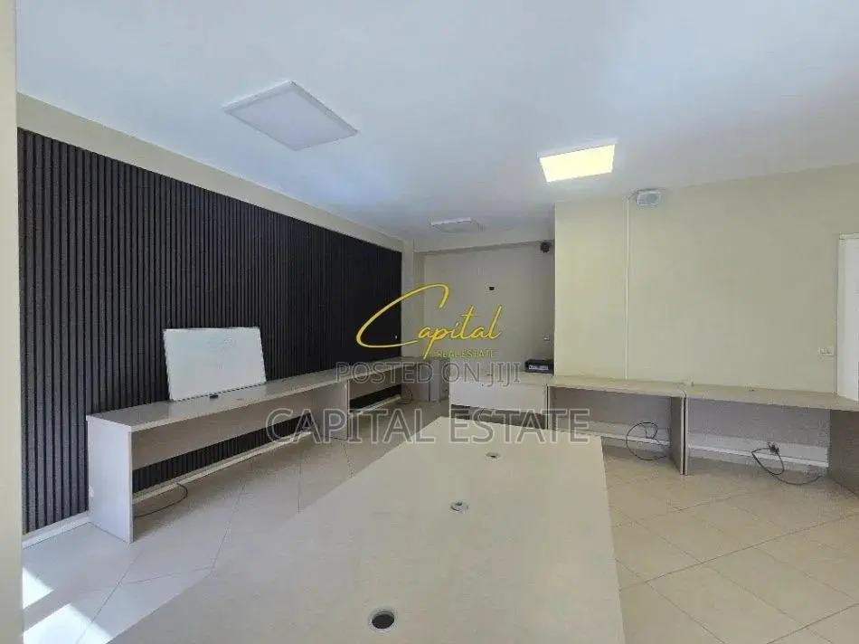 ZYRE ME QIRA 140 M2 ISH STACIONI TRENIT 1.100 EURO
